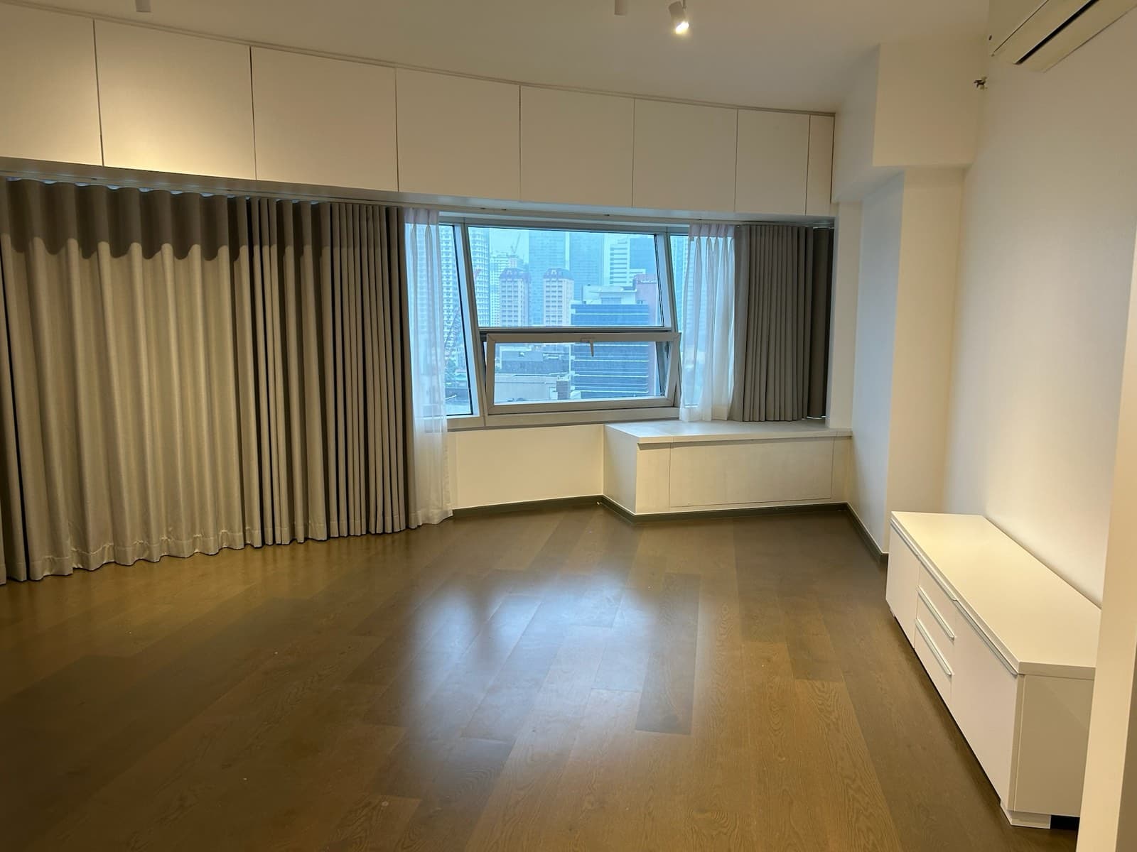 3BR Semi-furnished w/ 2 Parking Slots in Pasig - The Imperium at Capitol Commons