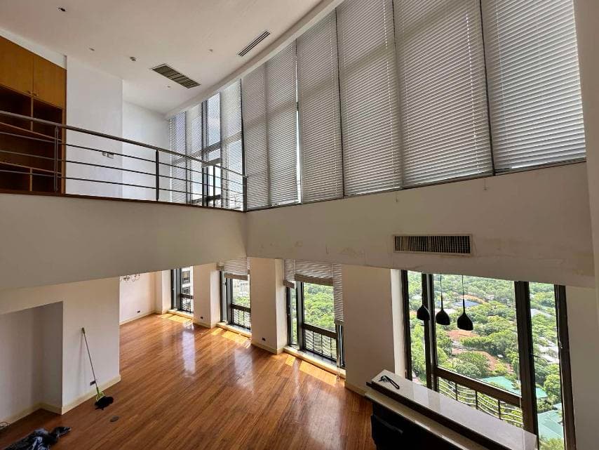 3BR Semi-furnished w/ 3 Car Garage in BGC - Essensa East Forbes