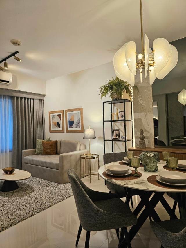 1BR Fully-furnished w/ 1 Parking Slot in Makati - One Rockwell East Tower
